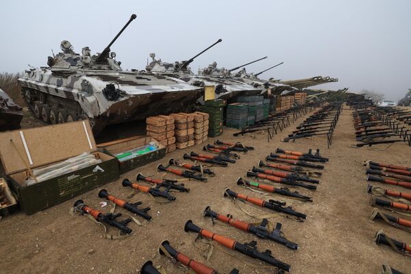 Военная техника и оружие, переданные Вооруженным силам Азербайджана. - Sputnik Азербайджан