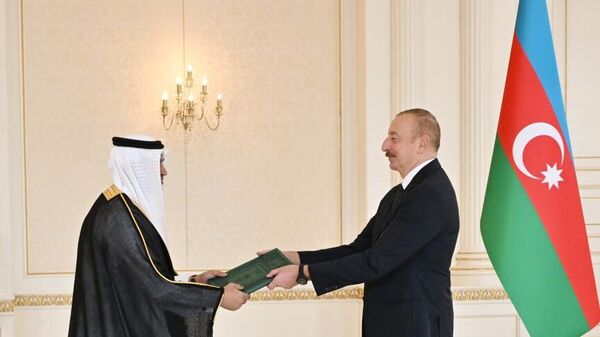 Президент Азербайджана Ильхам Алиев принял верительные грамоты новоназначенного посла Саудовской Аравии 
 - Sputnik Азербайджан