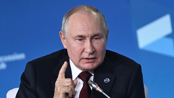 Путин участвует в пленарном заседании 20-го заседания Международного дискуссионного клуба Валдай
 - Sputnik Азербайджан