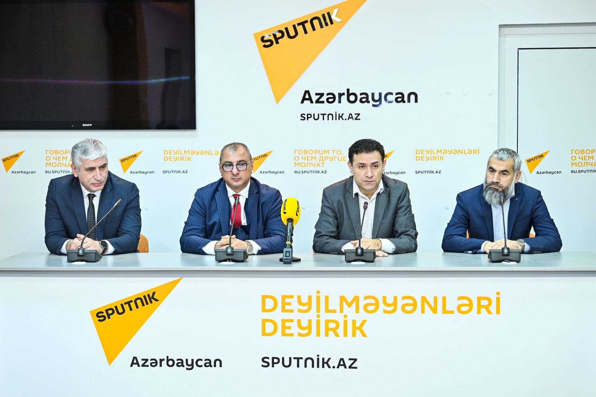Пресс-конференция, посвященная проблемам на рынке недвижимости - Sputnik Азербайджан, 1920, 13.10.2023
