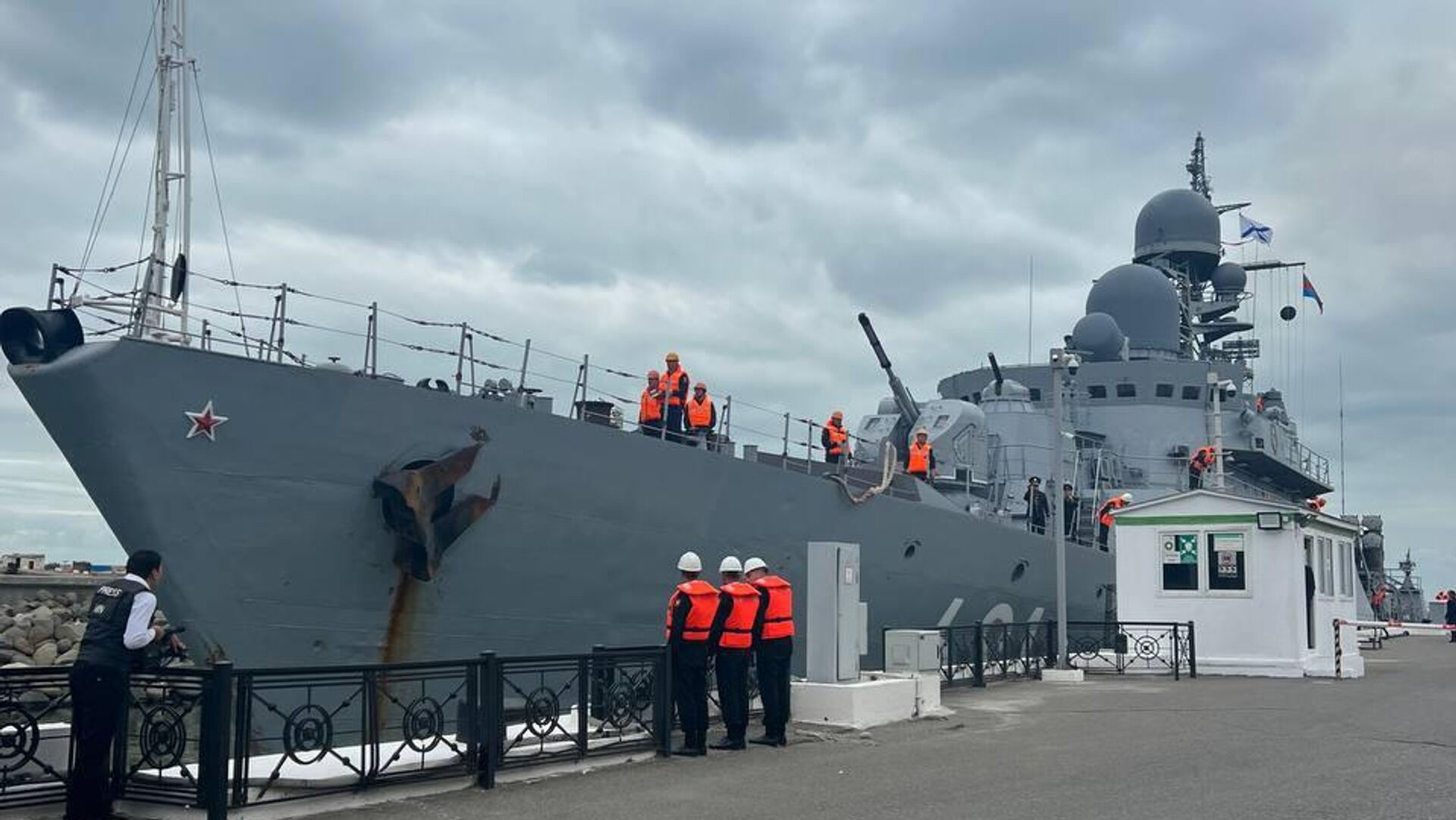 В Баку состоялся деловой заход кораблей Каспийской флотилии (ОК КФл). Торжественная встреча кораблей состоялась в Бакинском международном морском вокзале - Sputnik Азербайджан, 1920, 10.10.2023
