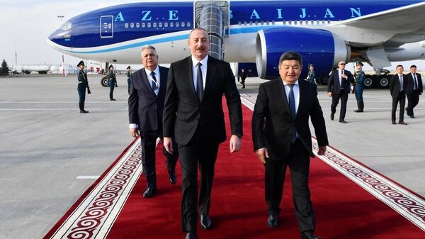 Президент Азербайджана прибыл в Бишкек - Sputnik Азербайджан