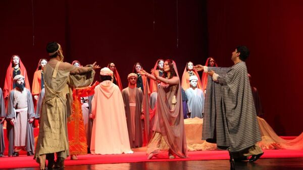 Азербайджанский музыкальный театр рассказал о трагической истории любви Лейли и Меджнуна - Sputnik Азербайджан