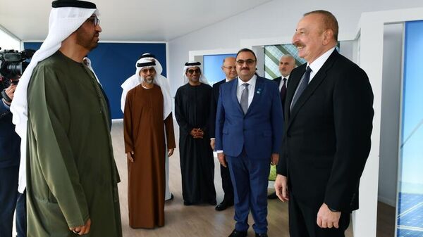 Prezident İlham Əliyev Günəş Elektrik Stansiyasının rəsmi açılışında - Sputnik Azərbaycan