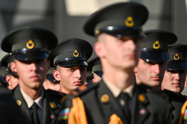 Военные шествия стартовали в Баку по случаю Дня Победы. - Sputnik Азербайджан