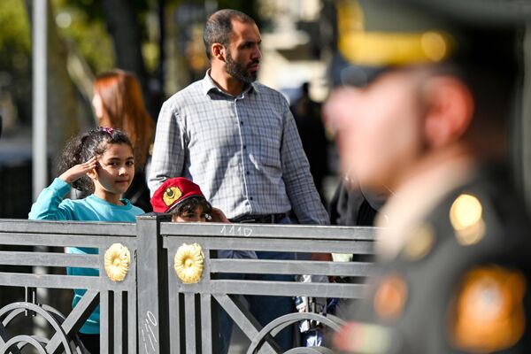 Военные шествия стартовали в Баку по случаю Дня Победы. - Sputnik Азербайджан