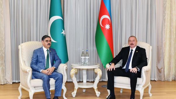 Президент Азербайджана встретился с главой переходного правительства Пакистана - Sputnik Азербайджан