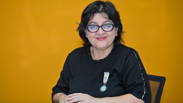 Сотрудница Sputnik Азербайджан, писательница Айгюн Бунятзаде.  - Sputnik Азербайджан
