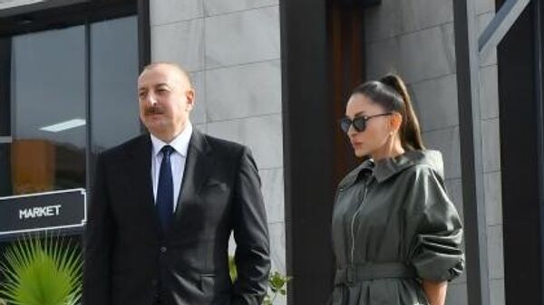 Президент Ильхам Алиев и первая леди Мехрибан Алиева приняли участие в открытии филиала DOST EVİ Центра инклюзивного развития и творчества DOST в Исмаиллы - Sputnik Азербайджан