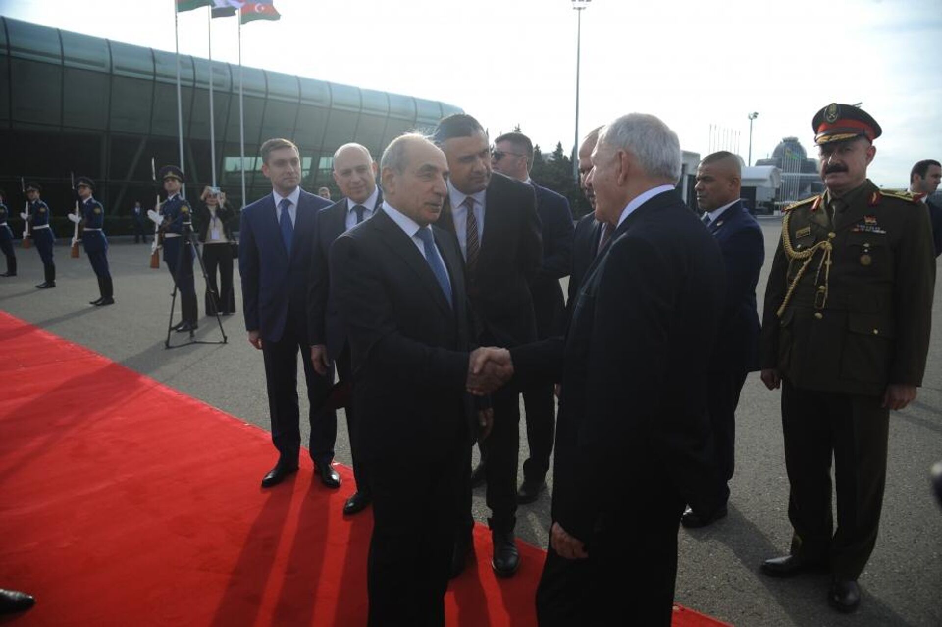 Президент Ирака Абдель Латиф Джамал Рашид прибыл с официальным визитом в Азербайджан
 - Sputnik Азербайджан, 1920, 19.11.2023