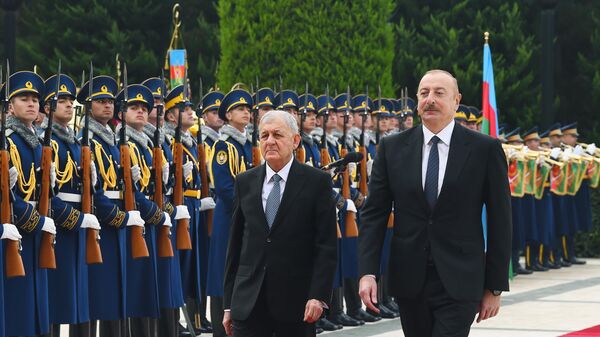 Официальная церемония встречи президента Ирака - Sputnik Азербайджан
