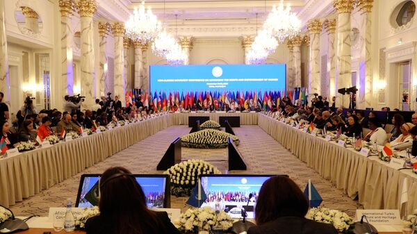 Страны-члены ДН должны объединиться в борьбе против гендерного неравенства - Sputnik Азербайджан