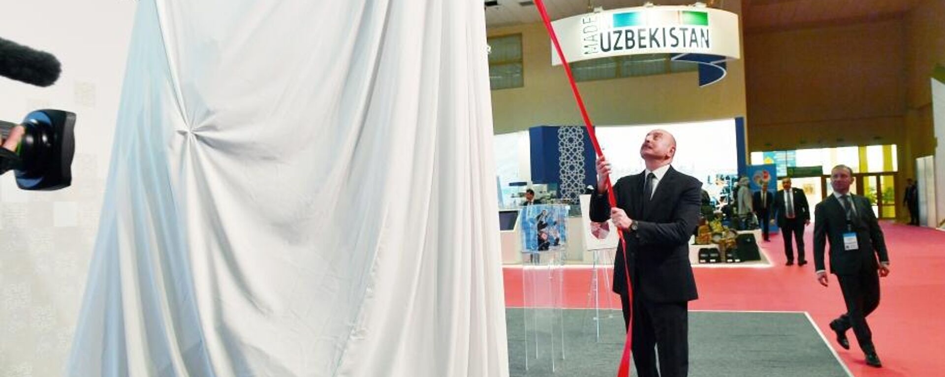 Президент Ильхам Алиев принял участие в открытии выставки стран СПЕКА - Sputnik Азербайджан, 1920, 22.11.2023