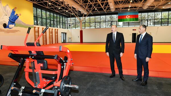 Ильхам Алиев посетил капитально отремонтированный Учебно-тренировочный  центр по дзюдо - Sputnik Азербайджан