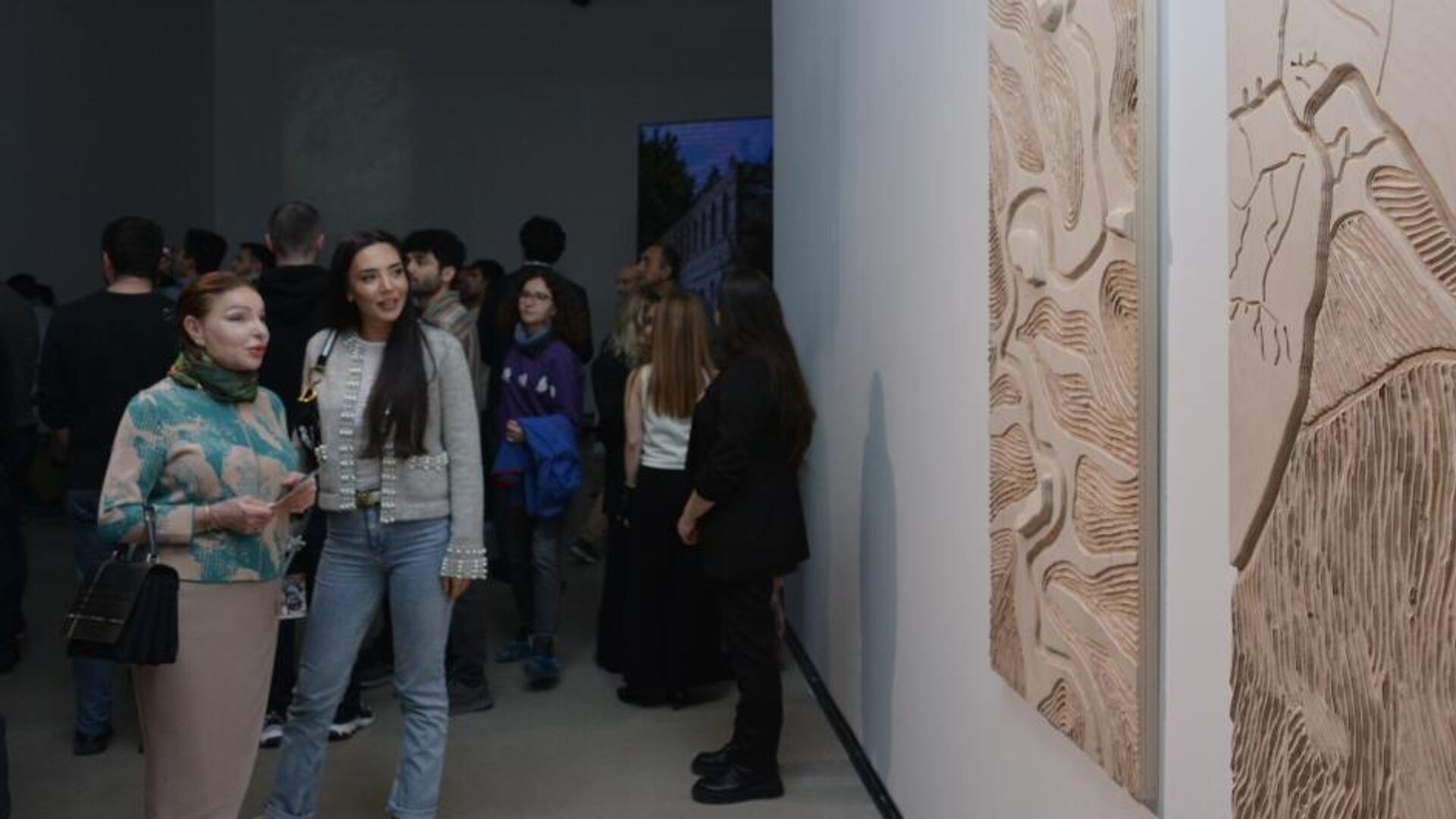 В Пространстве современного искусства YARAT открылись две выставки «Эквинокс» и «Проверено, мин нет!» с участием азербайджанских и грузинских художников - Sputnik Азербайджан, 1920, 09.12.2023