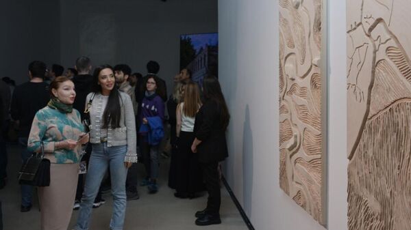 В Пространстве современного искусства YARAT открылись две выставки «Эквинокс» и «Проверено, мин нет!» с участием азербайджанских и грузинских художников - Sputnik Азербайджан