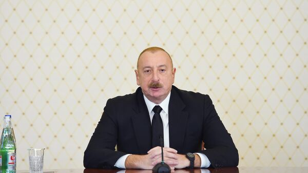Президент АР Ильхам Алиев на совещании в связи с проведением в следующем году в Баку 29-й сессии Конференции сторон Рамочной конвенции ООН об изменении климата - COP29 - Sputnik Азербайджан