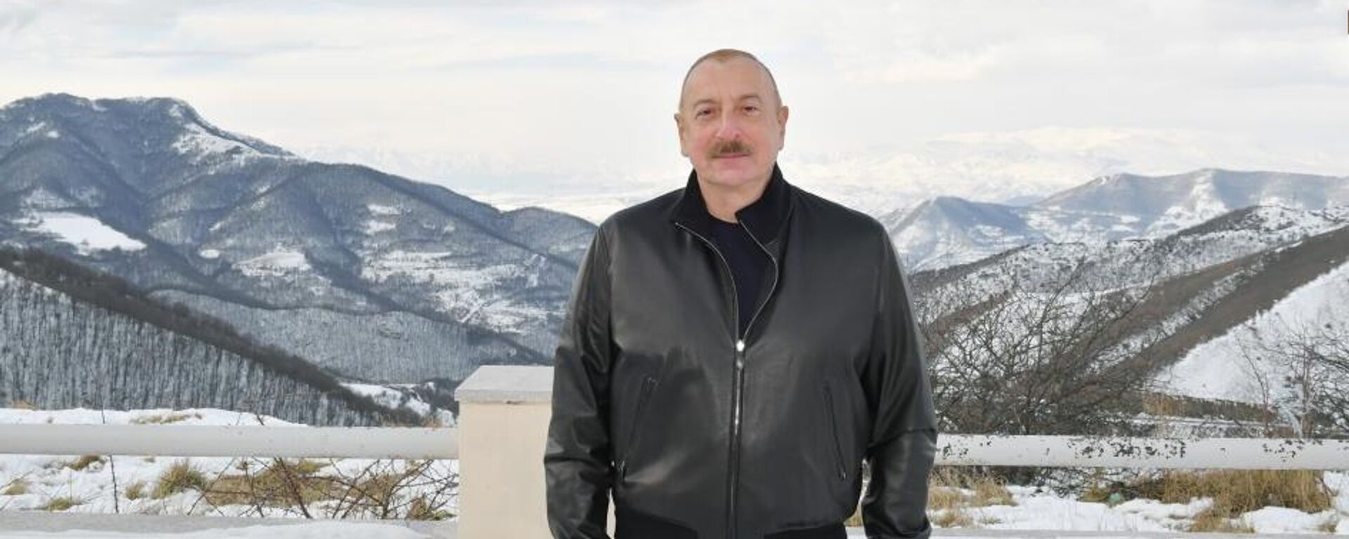 Ильхам Алиев совершил поездку в Шушинский район - Sputnik Азербайджан, 1920, 22.12.2023