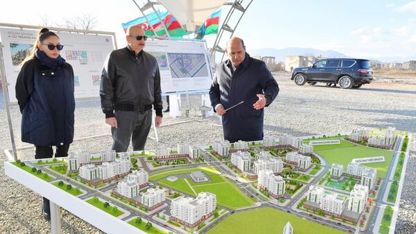 Ильхам Алиев и Мехрибан Алиева отправились в Агдамский район АР - Sputnik Азербайджан