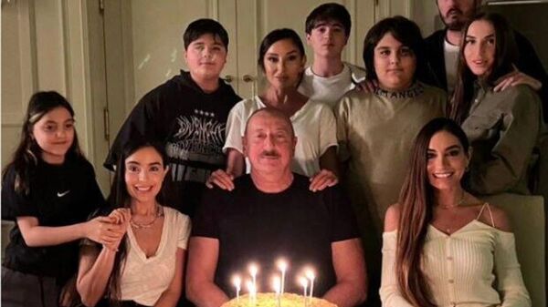 Лейла Алиева поделилась публикацией с празднования дня рождения Президента Ильхама Алиева - Sputnik Azərbaycan