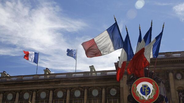Флаги Франции над зданием МИД Франции, фото из архива - Sputnik Азербайджан