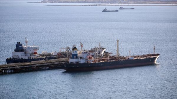 Танкеры у нефтеналивной терминал перевалочного комплекса Шесхарис, входящего в структуру АО Черномортранснефть - дочернего общества ПАО Транснефть, в Новороссийске - Sputnik Азербайджан