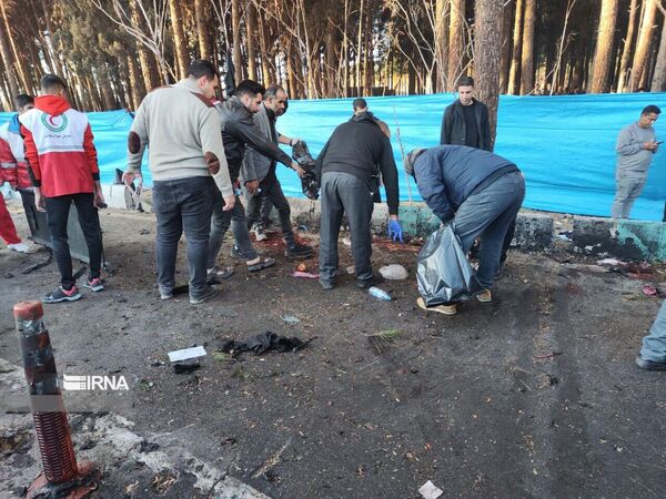 На месте взрыва в иранском городе Керман - Sputnik Азербайджан