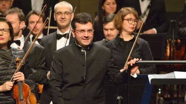 Стоячие овации: азербайджанский дирижер и российский оркестр восхитили китайцев