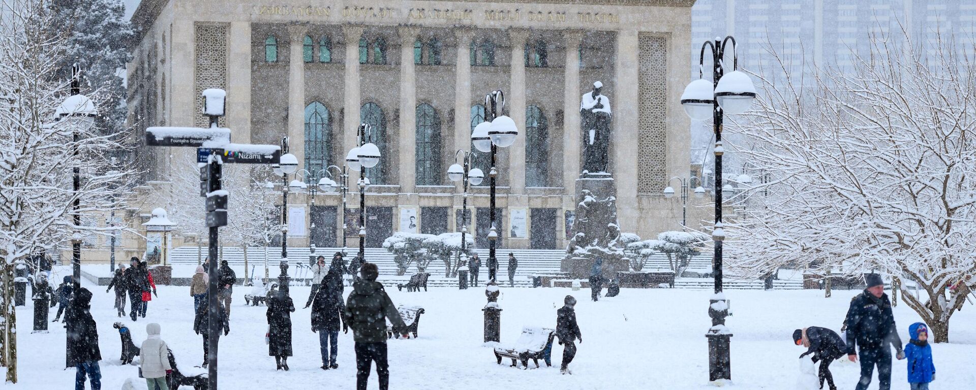 Снег в Баку, фото из архива - Sputnik Азербайджан, 1920, 08.02.2025