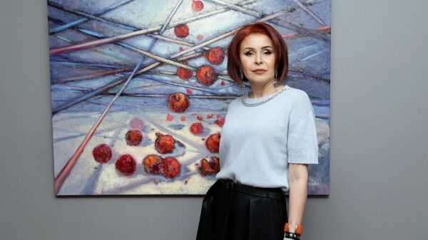 Персональная выставка азербайджанской художницы Камиллы Мурадовой «Память. ДНК войны» в салоне QGallery  - Sputnik Азербайджан