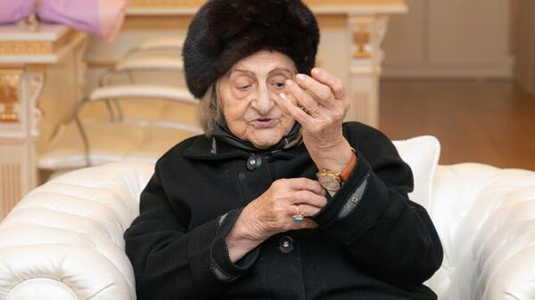 Fatma Səttarova 102 yaşını qeyd edir - Sputnik Azərbaycan