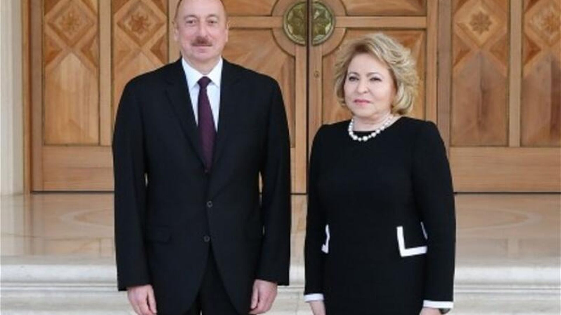 Валентина Матвиенко и Ильхам Алиев Валентина Матвиенко и Ильхам Алиев - Sputnik Азербайджан, 1920, 17.03.2025