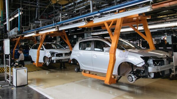 Сборка новых автомобилей на заводе АвтоВАЗ, фото из архива - Sputnik Азербайджан