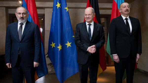 По инициативе канцлера Германии в Мюнхене проходит встреча Пашинян-Шольц-Алиев - Sputnik Азербайджан