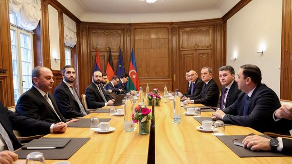 Встреча глав МИД Азербайджана и Армении - Sputnik Азербайджан