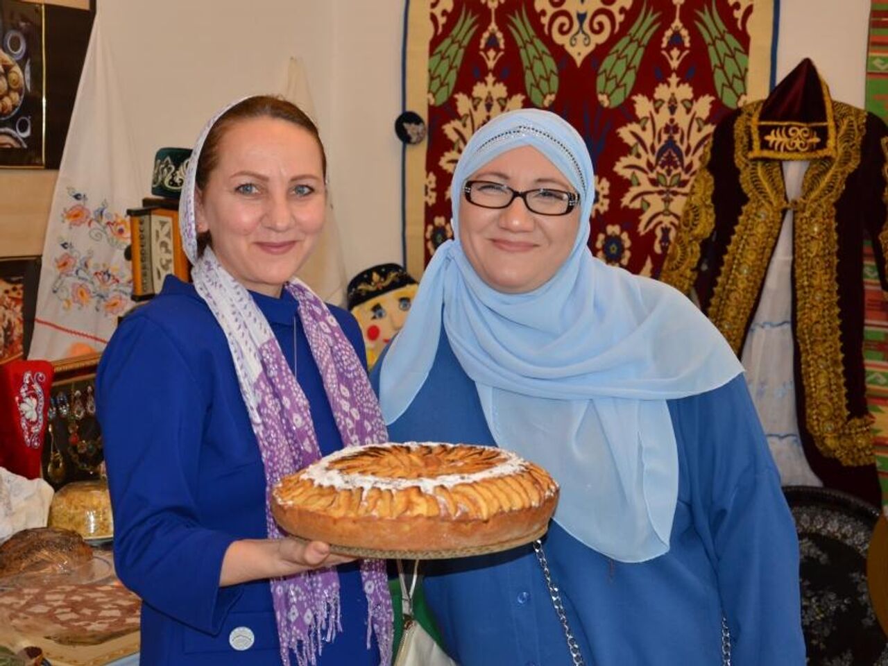 Колбаса из конины и свежий чак-чак: в Баку прошел Фестиваль татарской кухни  - 04.03.2024, Sputnik Азербайджан