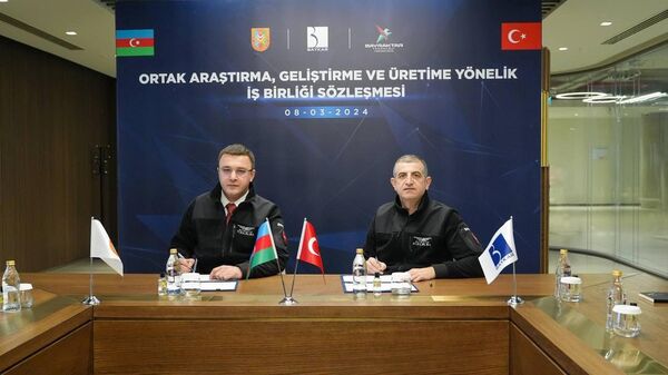  Минобороны Азербайджана и турецкая компания BAYKAR подписали Соглашение о сотрудничестве по совместным исследованиям, совершенствованию и производству - Sputnik Азербайджан