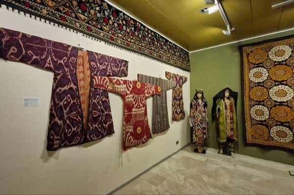Выставка «Культура одежды и ювелирного искусства тюркских народов»  - Sputnik Азербайджан