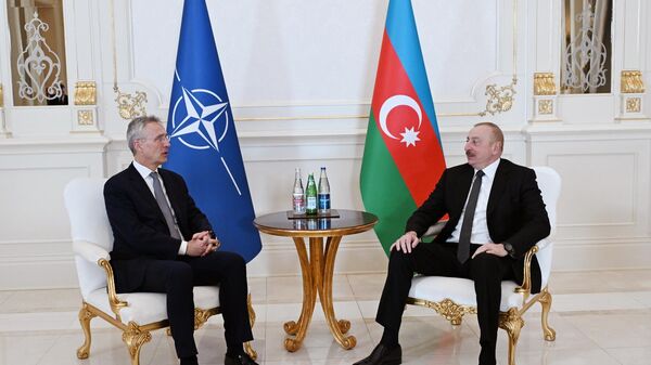 Встреча Президента Ильхама Алиева с генеральным секретарем НАТО Йенсом Столтенбергом - Sputnik Азербайджан