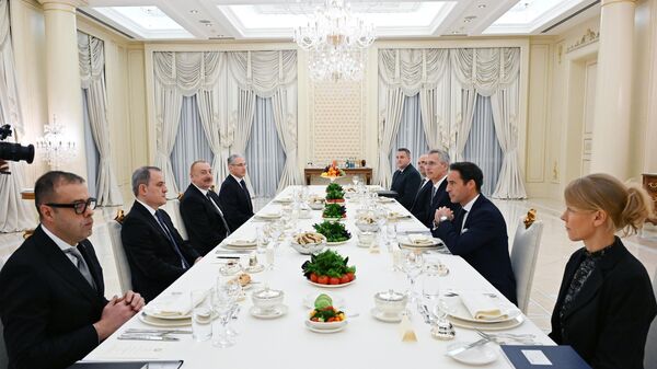 Prezident İlham Əliyevin NATO-nun Baş katibi ilə şam yeməyi əsnasında geniş tərkibdə görüş olub
 - Sputnik Azərbaycan
