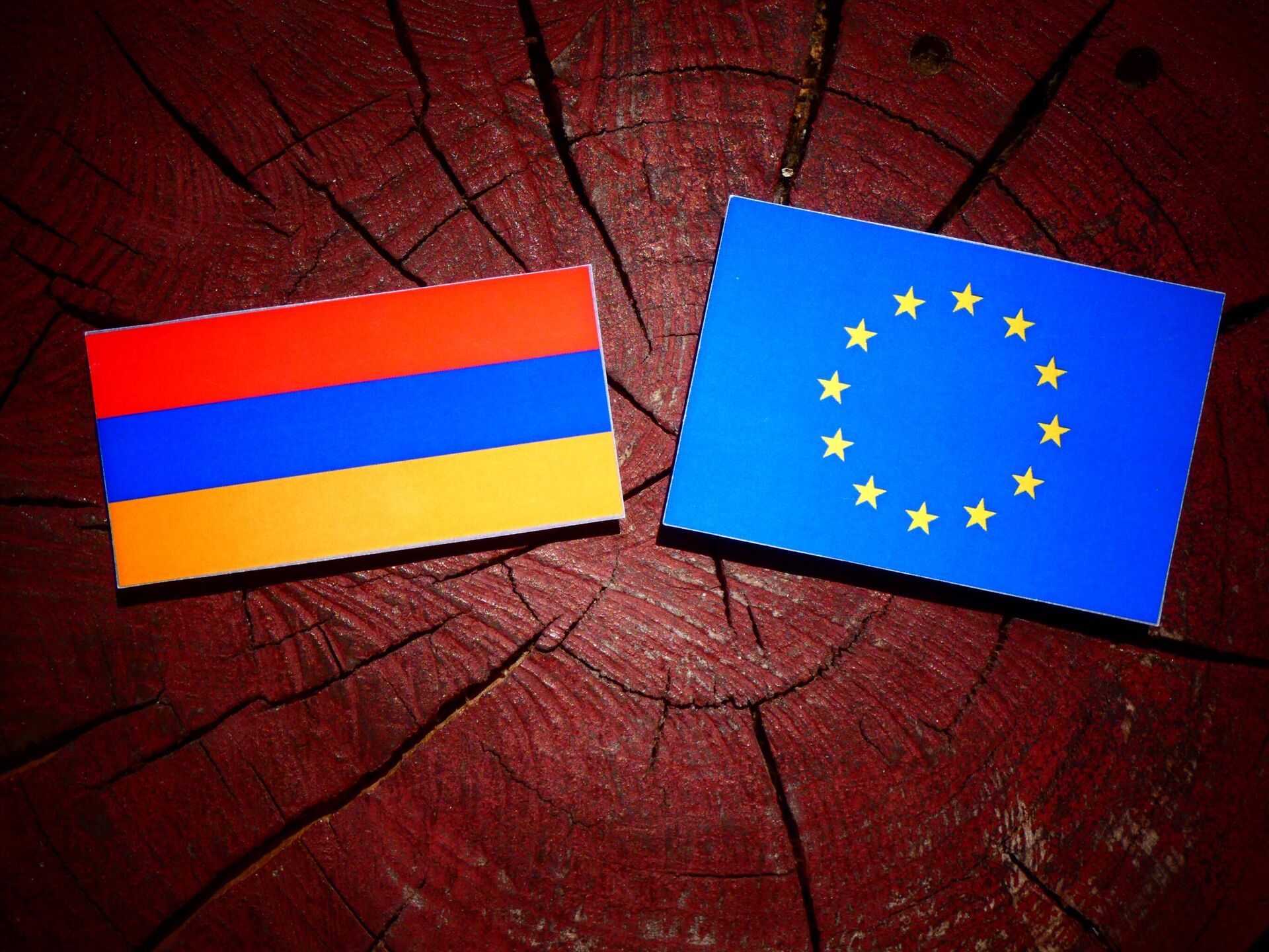 Флаги Армении и ЕС - Sputnik Азербайджан, 1920, 29.03.2024