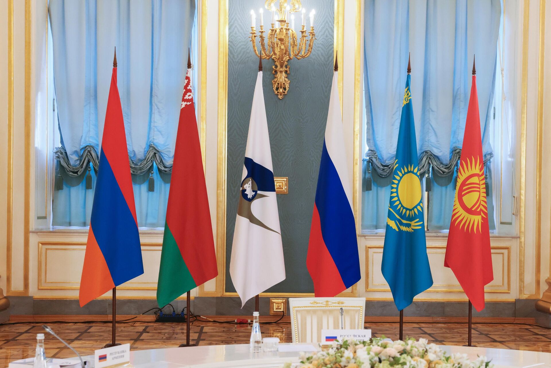 Флаги стран-участниц Евразийского экономического союза (ЕАЭС) - Sputnik Азербайджан, 1920, 08.05.2024