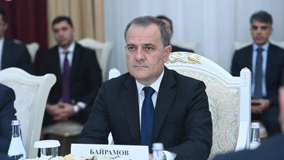 Глава МИД Азербайджана Джейхун Байрамов, находящийся с официальным визитом в Бишкеке, провел встречу со своим киргизским коллегой Жээнбеком  Кулубаевым