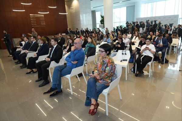 Первая пресс-конференция в штаб-квартире COP29 в Баку. - Sputnik Азербайджан