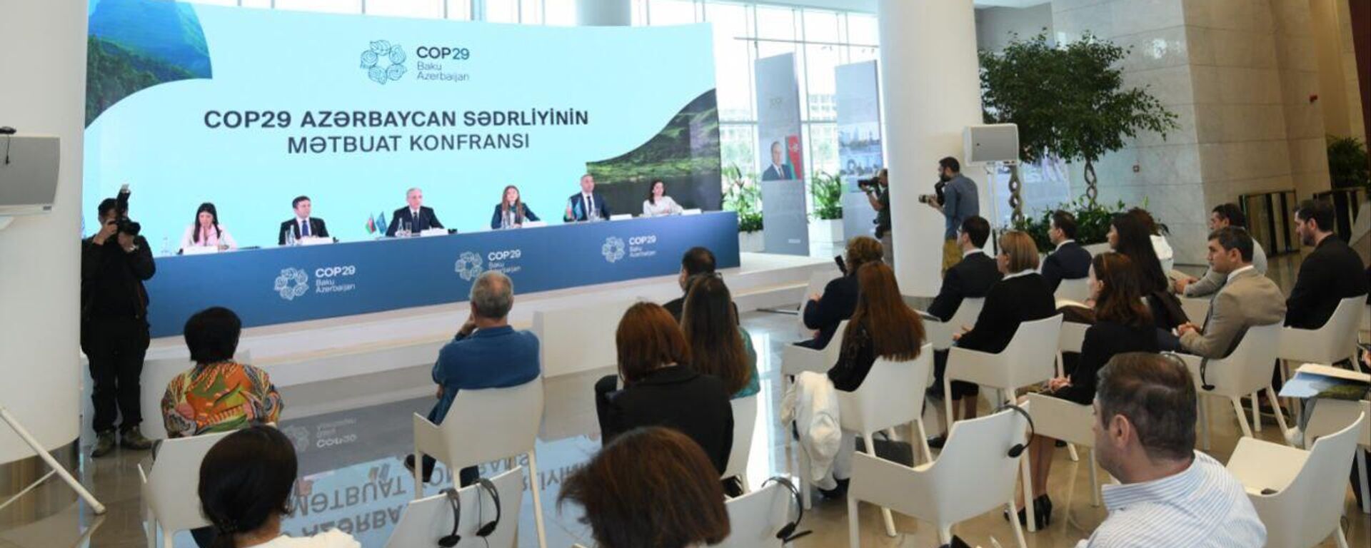 В штаб-квартире COP29 в Баку проходит первая пресс-конференция - Sputnik Азербайджан, 1920, 15.04.2024