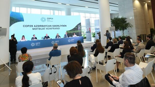 В штаб-квартире COP29 в Баку проходит первая пресс-конференция - Sputnik Азербайджан