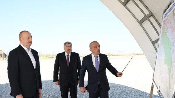 Президент Ильхам Алиев дал старт реконструкции Ширванского оросительного канала в Гаджигабульском районе - Sputnik Азербайджан