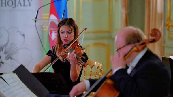 Азербайджанская скрипачка Фарида Рустамова - Sputnik Азербайджан