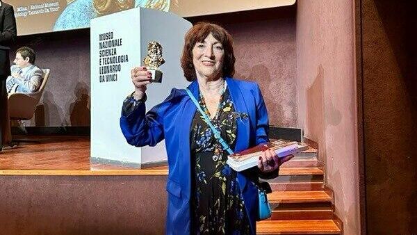 Азербайджанская художница удостоена премии Леонардо да Винчи