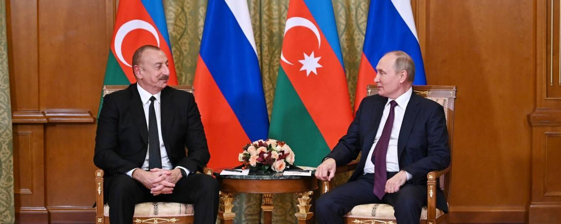 Путин и Алиев проводят переговоры в Москве - Sputnik Азербайджан, 1920, 22.04.2024